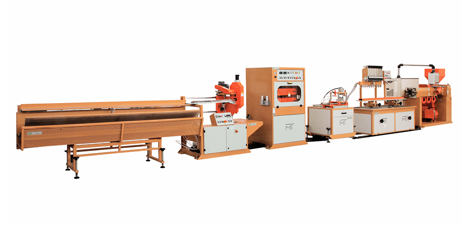 Linea per la produzione di profili rigidi in PVC con punzonatrice in linea